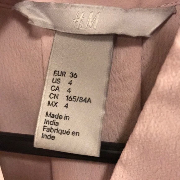 NEW w/o tags H&M dusty pink blouse with tie. US 4 - Picture 4 of 6